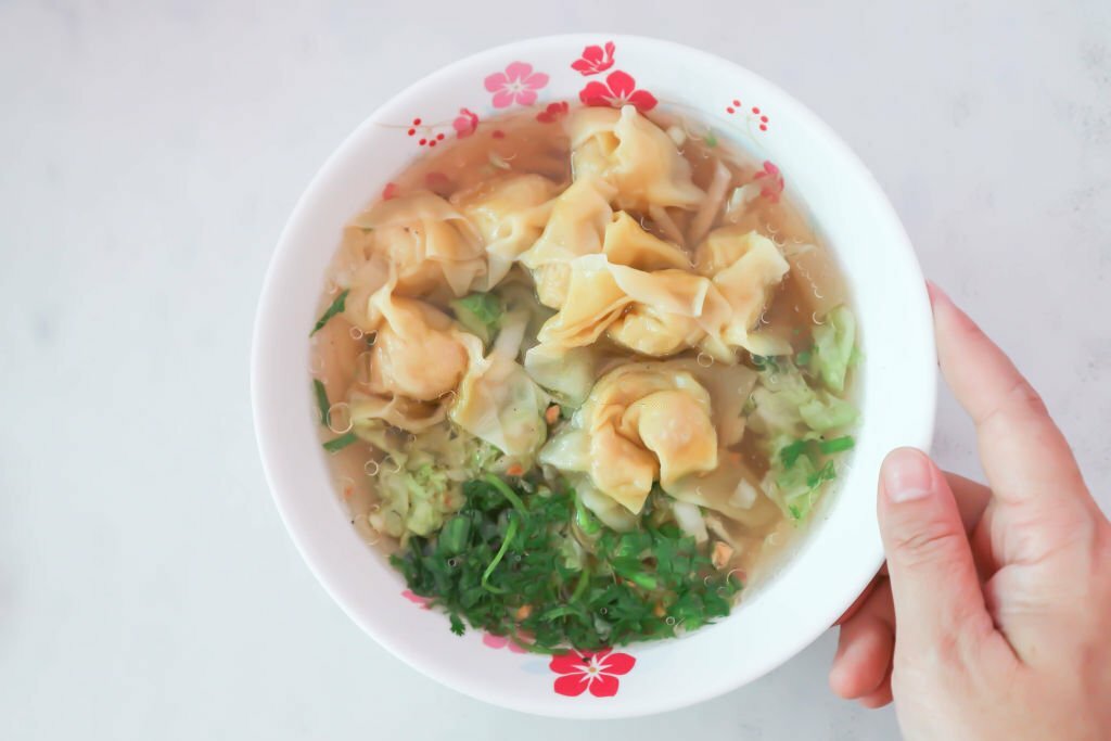 Wonton noodles with vegetable